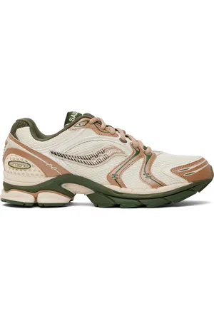 Saucony Baskets Triumph 4 kaki et blanc cassé à technologie ProGrid édition Seanella Abraham - & Fri