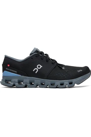 On Running Baskets Cloud X 4 noir et bleu marine