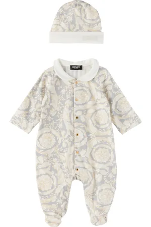 VERSACE Bébé | Ensemble de combinaison et bonnet gris à motif Barocco