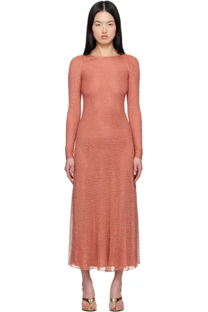 Alaïa Robe longue rose en tricot à mailles ouvertes