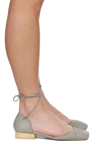 LEMAIRE Sandales de style ballerine Micro grises à talon