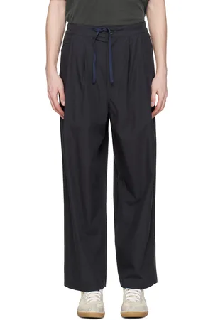 Document Pantalon noir en coton soyeux à nervures