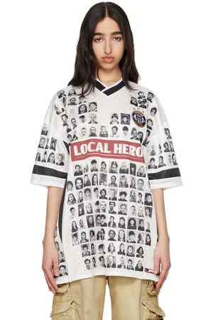 MARTINE ROSE T-shirt de soccer blanc et noir à images et textes imprimés
