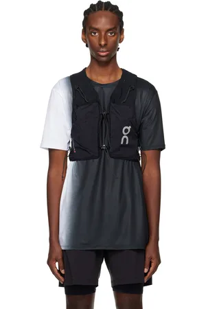 On Running Veste Ultra noire à capacité de 10 l