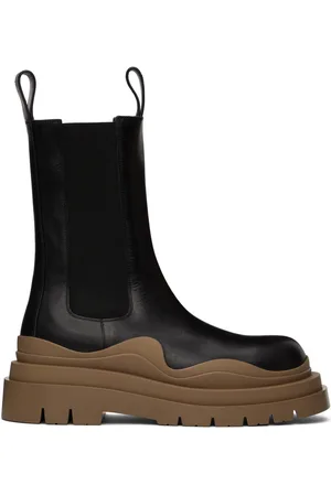 Bottega Veneta Bottes chelsea noir et taupe à semelle Tire