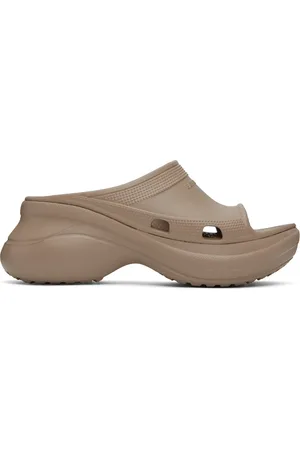 Balenciaga Sandales à enfiler beiges édition Crocs