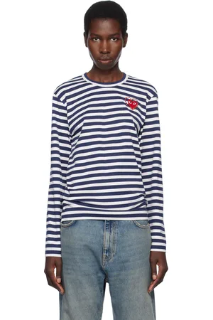 Comme des Garçons T-shirt bleu marine et blanc à rayures et à logo rouge à pierres du Rhin