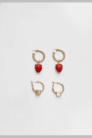 Stradivarius Lot de 2 paires de boucles d’oreilles fraises et dés OS