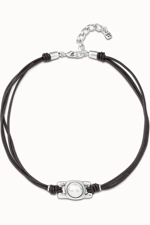 UNO de 50 Collier court avec quatre lanières en cuir et une perle centrale