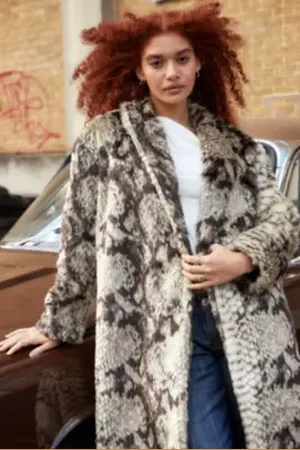 Silence + Noise Manteau Maxi en Fausse Fourrure Imprimé Serpent en