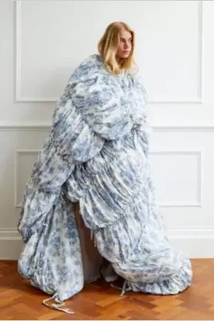 Urban Outfitters Blue Toile Cinched Duvet Set par en Bleu