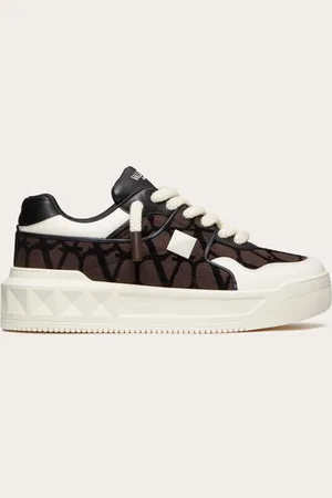 VALENTINO GARAVANI BASKETS BASSES ONE STUD XL EN CUIR NAPPA ET TISSU TOILE ICONOGRAPHE Homme 40.5