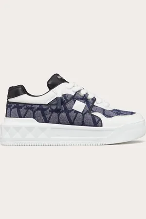VALENTINO GARAVANI BASKETS BASSES ONE STUD XL EN TISSU TOILE ICONOGRAPHE EN JACQUARD À EFFET Homme / / 39