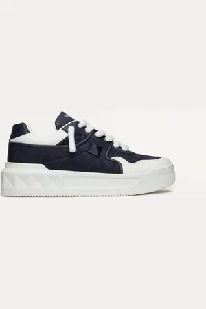 VALENTINO GARAVANI BASKETS BASSES ONE STUD XL EN CUIR NAPPA ET TISSU TECHNIQUE JACQUARD TOILE ICONOGRAPHE Homme / 38.5