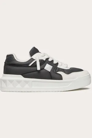 VALENTINO GARAVANI BASKETS BASSES ONE STUD XL EN CUIR DE VEAU ET NYLON Homme / 39